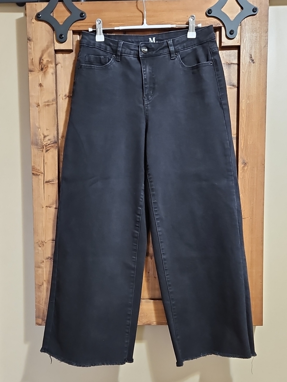 Melanie Lyne Wide Leg Cropped Culotte Jeans with Raw Hem Size 8 In Black